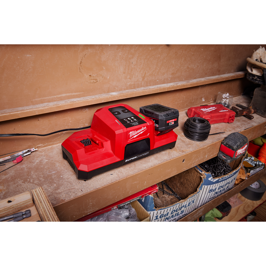 Milwaukee M18 Dual Bay Super Charger M18 DBSC