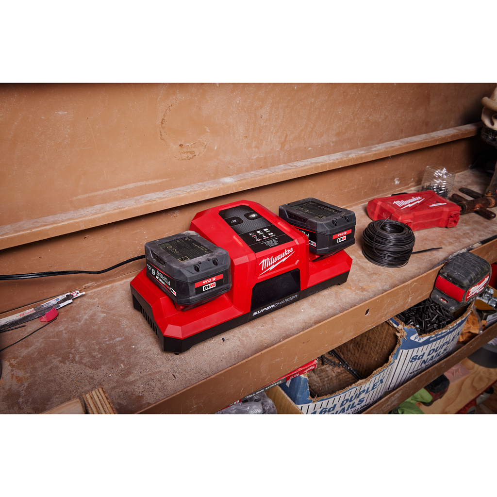 Milwaukee M18 Dual Bay Super Charger M18 DBSC